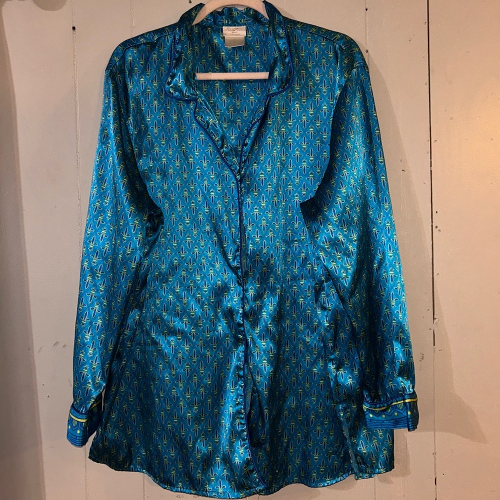 Secret Treasures blue silk sleep top